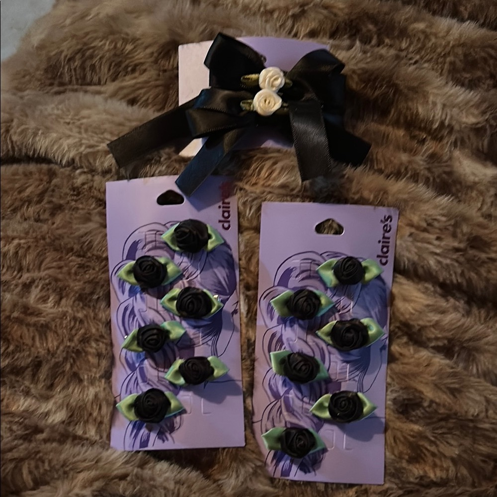 Claire's Black and Green Rose Hair Clips